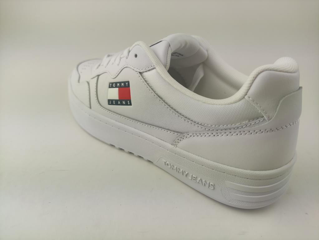 01443 YBR WHITEX_1_P