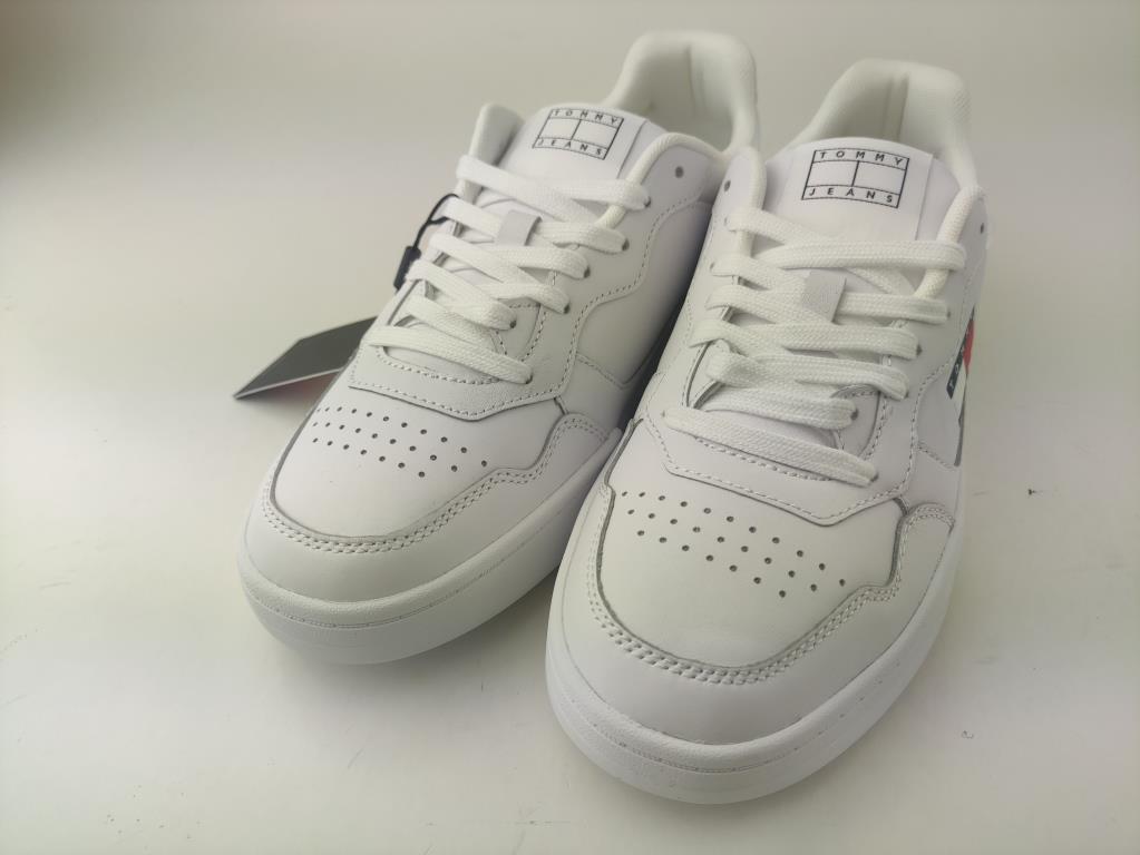 01443 YBR WHITEX_2_P