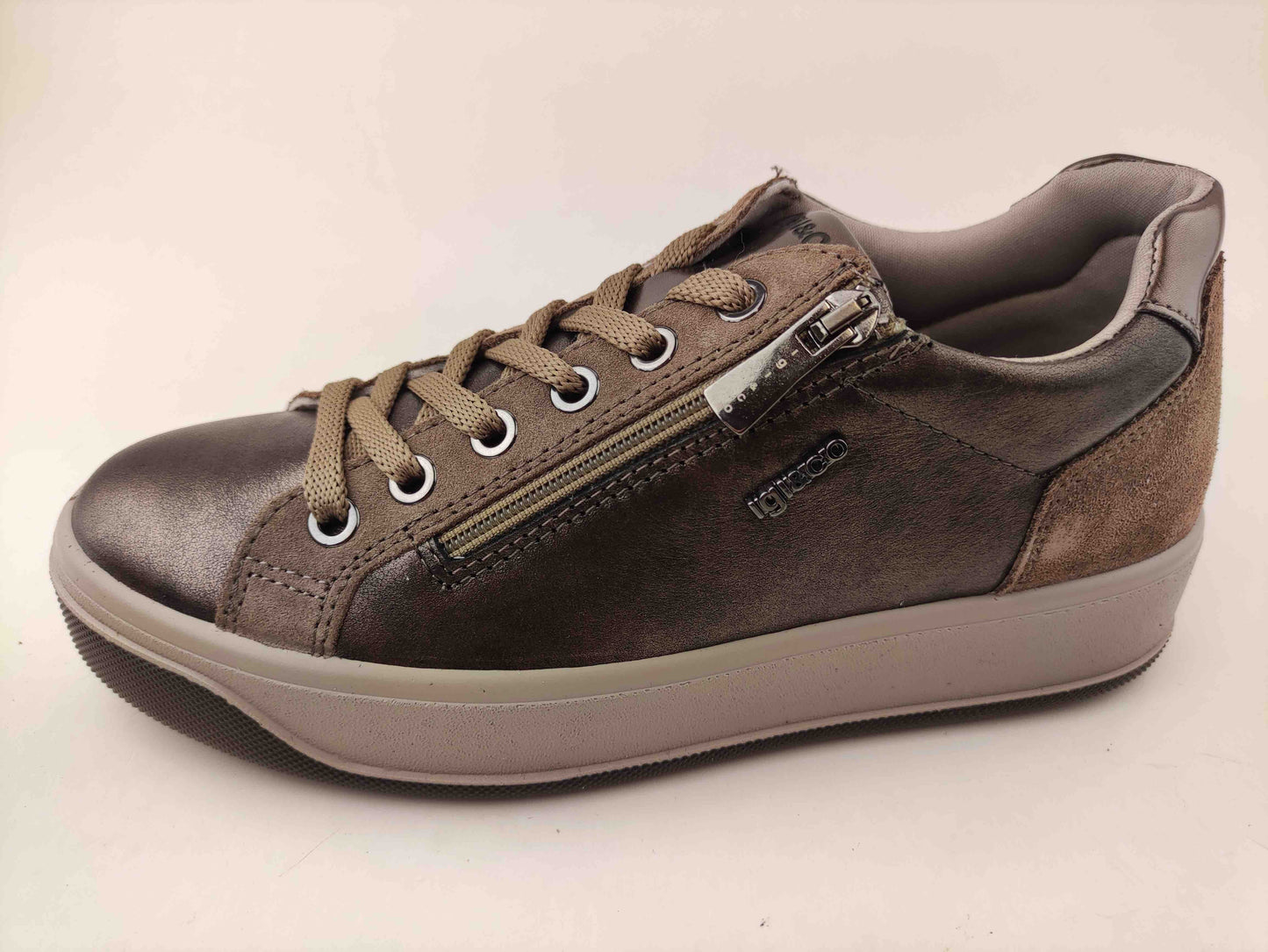 8669833 TAUPE FANGOX