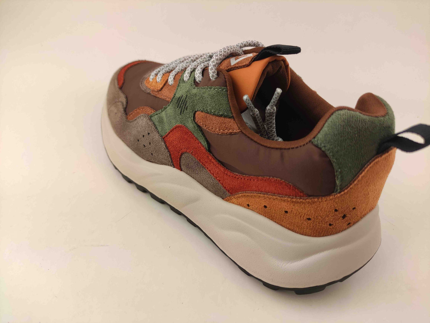 GB1018 BROWNX_1_P