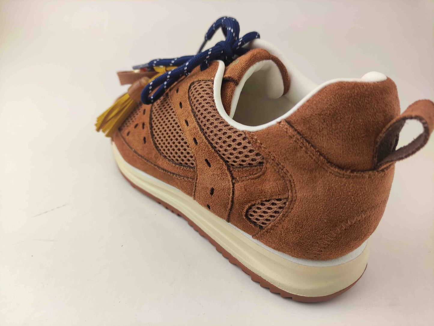 GB1055 BROWNX_1_P