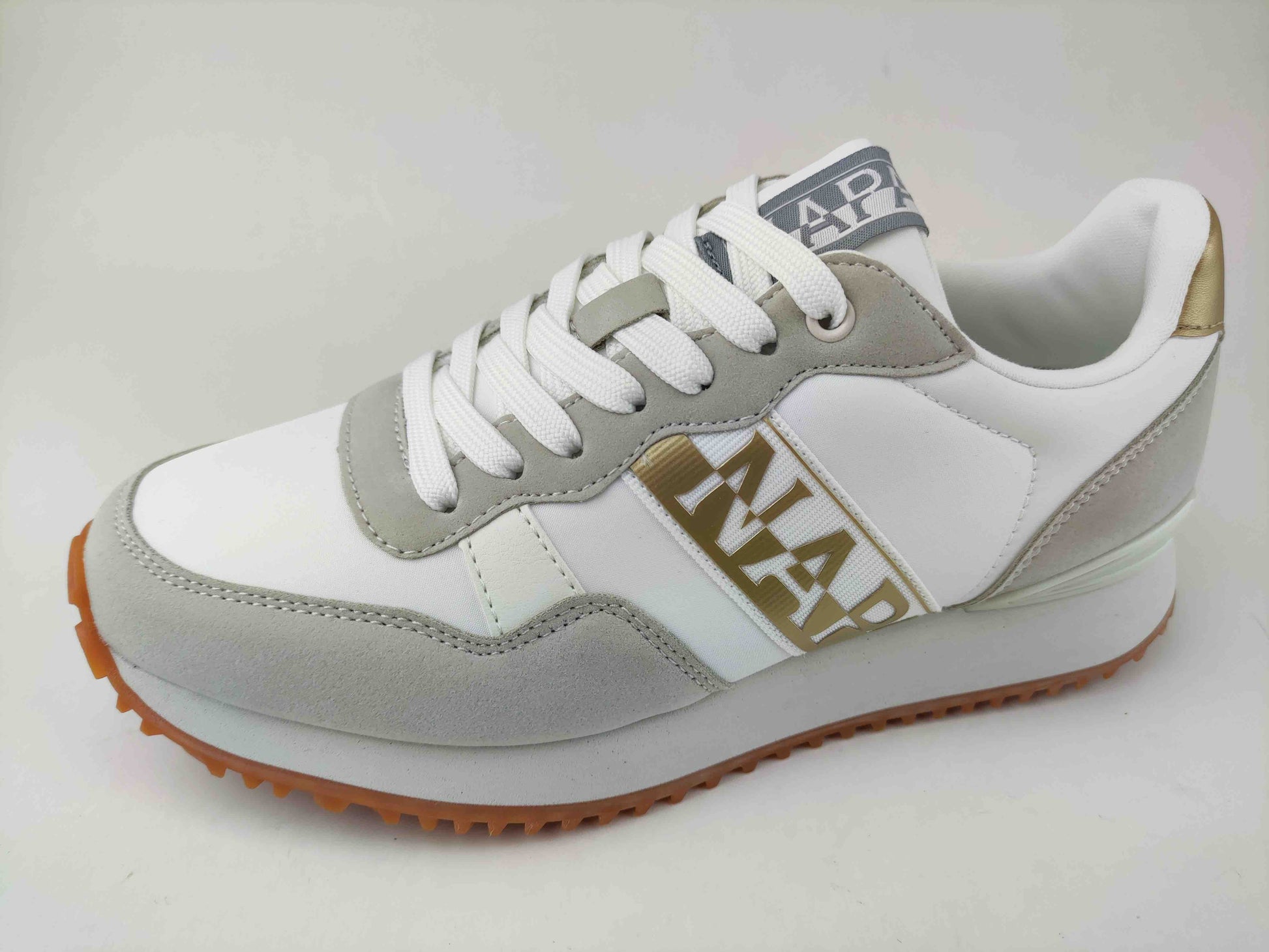 NP0A8B9O WHITE PLATINOX